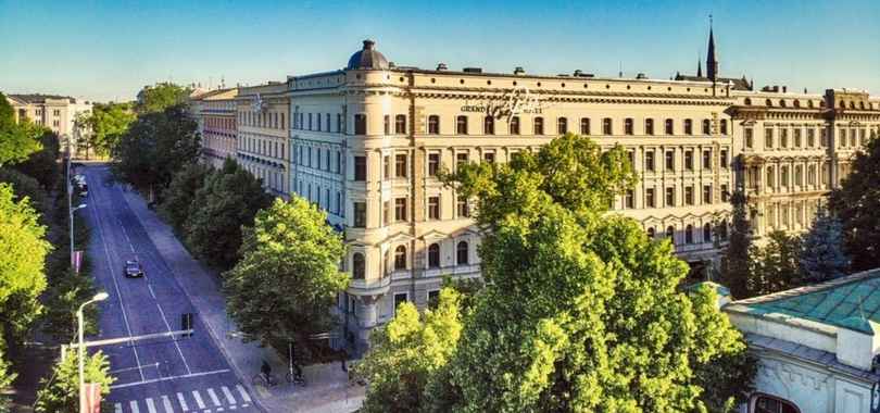 Отель Grand Poet Hotel by Semarah