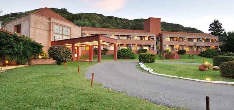 Pinares del Cerro Resort & Suites