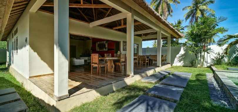 Tiki Lodge Selong Belanak