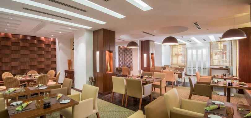 Crowne Plaza Sohar, an IHG Hotel, фото 4