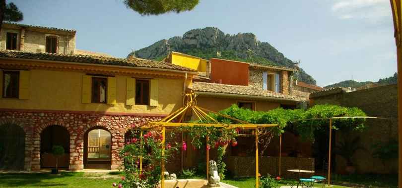 Hôtel Les Arcades Le Lion D'or