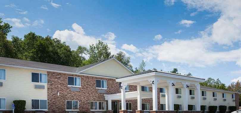 AmericInn by Wyndham Petoskey