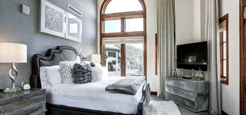 Vail Resorts Legendary Lodging at Ritz-Carlton Residences