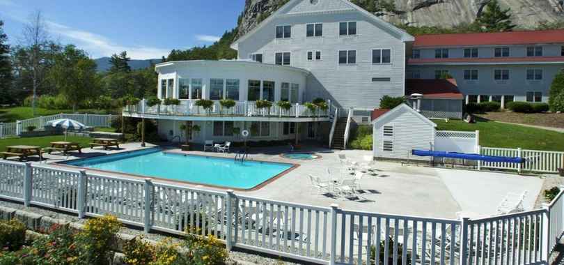 The White Mountain Hotel & Resort
