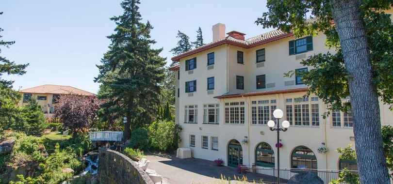 Columbia Gorge Hotel and Spa