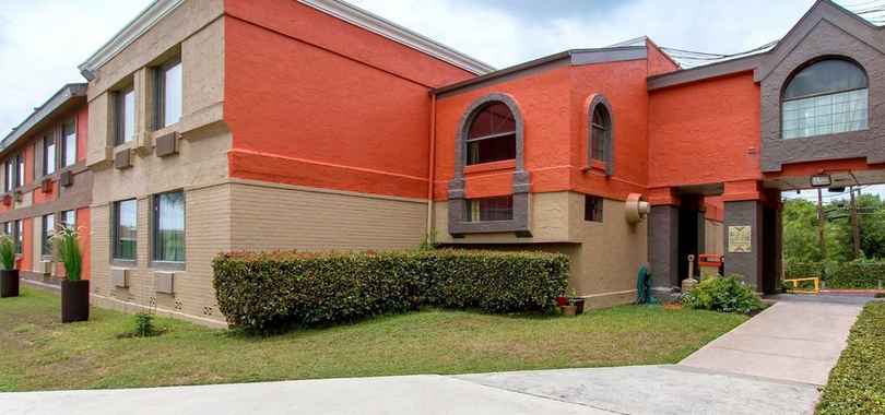 Quality Inn & Suites I-35 - near ATT Center