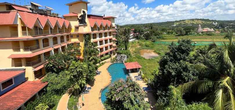 Acron Candolim Regina