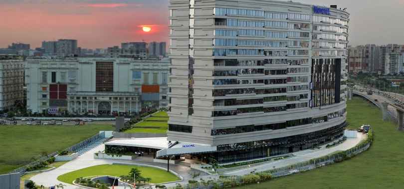 Novotel Kolkata Hotel & Residences Hotel