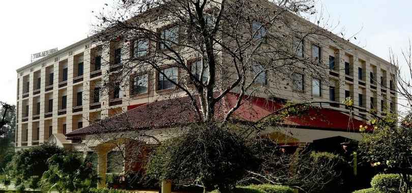 The Atrium on the Greens