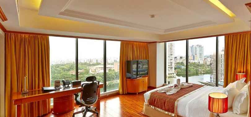 Отель Six Seasons