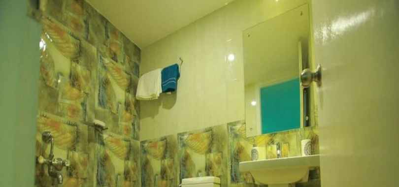 India Vacationz Houseboat