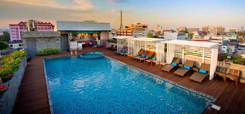Nouvo City Hotel