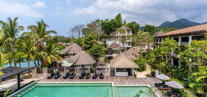 Aana Resort & Spa