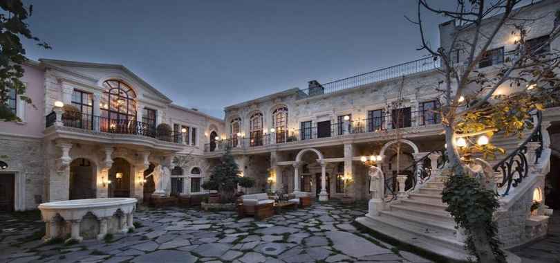 Отель Sacred House