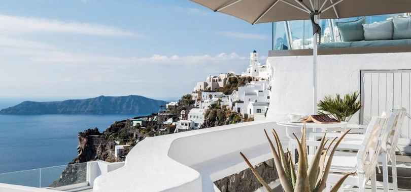 On The Rocks Hotel