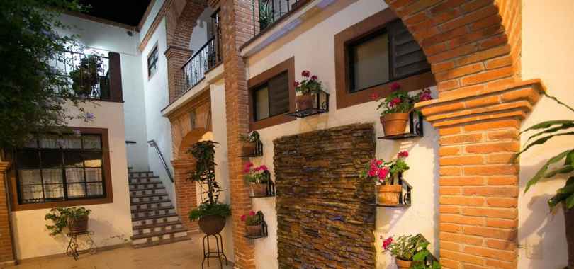 Hotel Casa de Vino