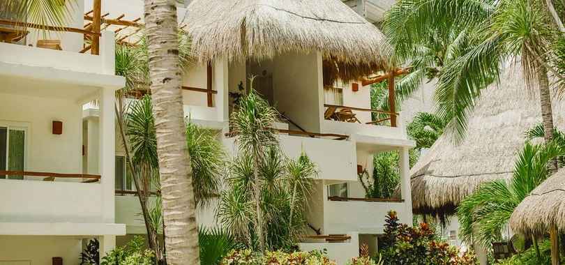 Petit Lafitte Hotel