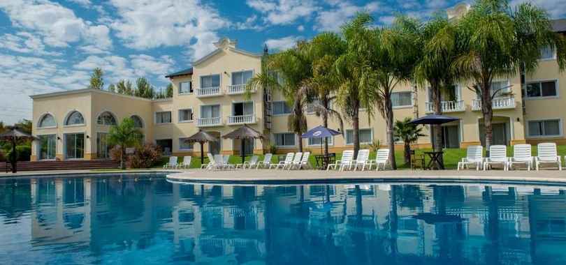 Howard Johnson Pilar Resort Spa & Convention Center