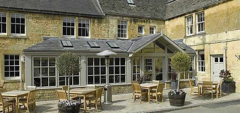 Noel Arms Hotel