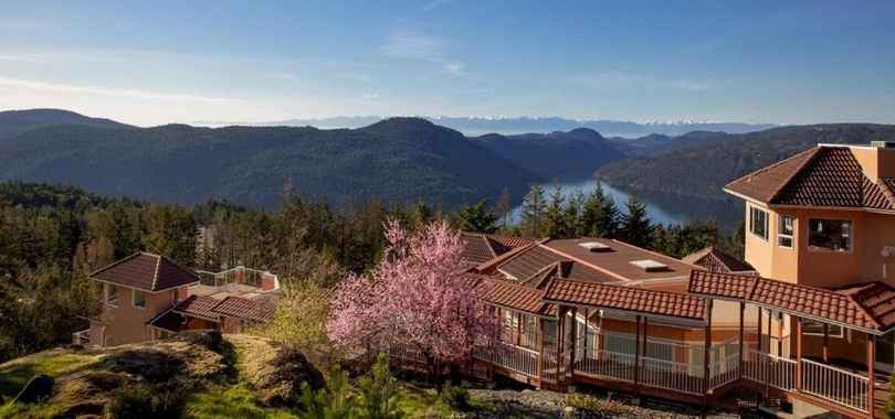 Villa Eyrie Resort