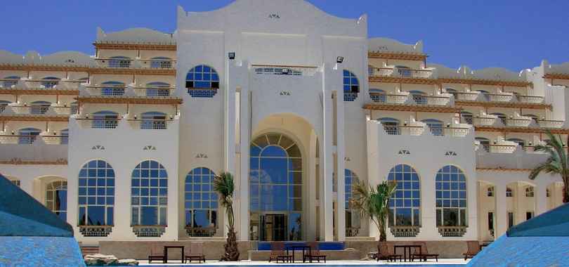 Royal Lagoons Resort & Aqua Park Families and Couples Only
