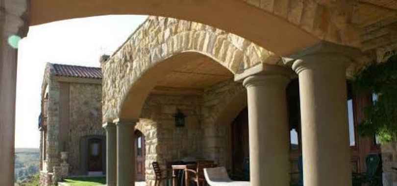 Wild Horses Lodge