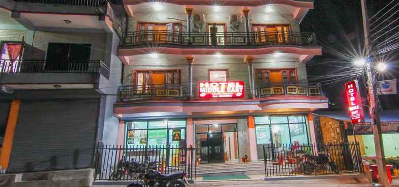 Hotel Middle Path