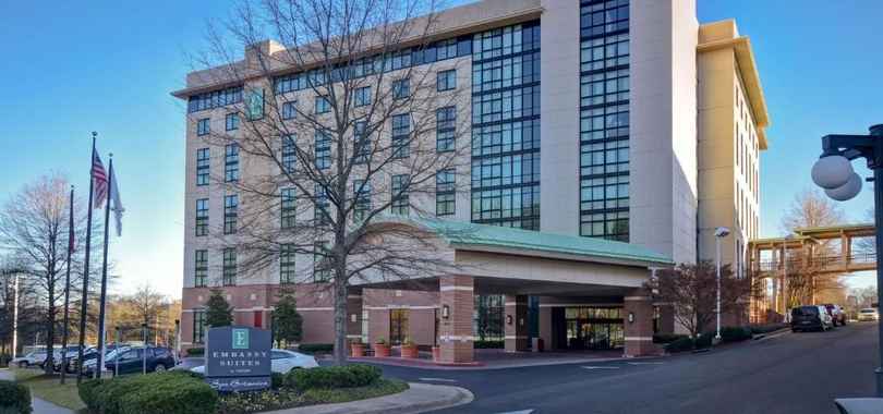 Embassy Suites by Hilton Hot Springs Hotel & Spa