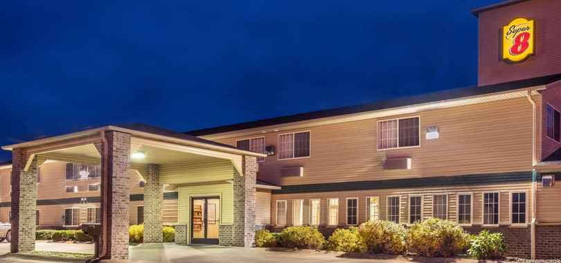 Super 8 by Wyndham Neillsville WI