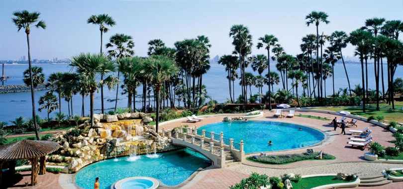 Taj Lands End
