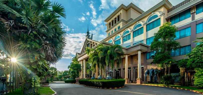 Pacific Hotel & Spa