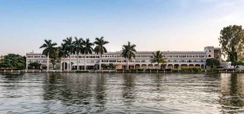 Hotel Lakend