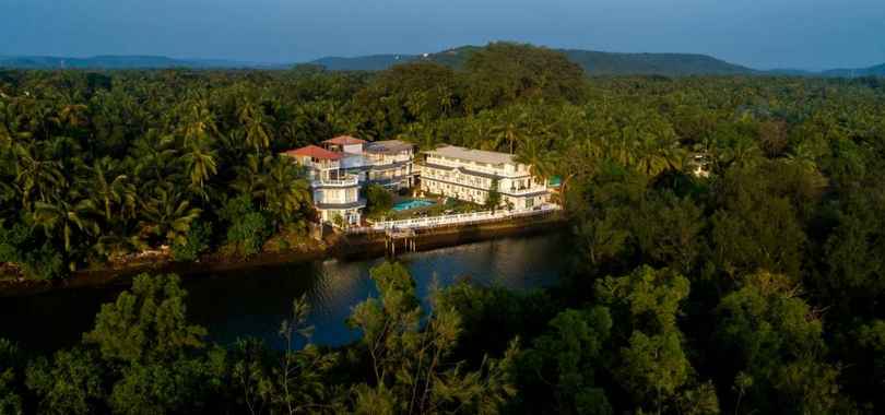 Stone Wood River Front, Siolim River