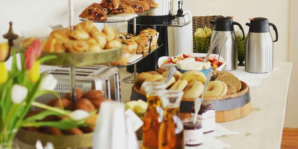 Санаторий с бассейном и шведским столом