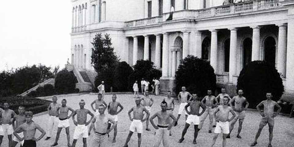 Фото: Крестьянский санаторий в Ливадийском дворце,&nbsp;Шайхет А.С.