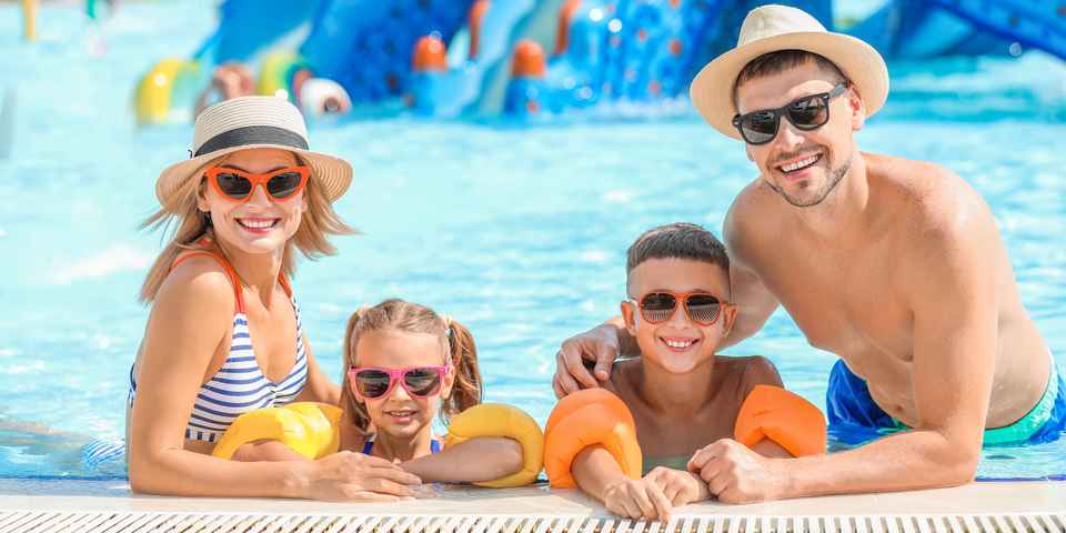 <b>отели лоо с бассейном</b>